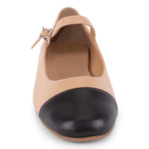 Tahari (Loft) Cap-Toe Mary Jane Flat Sandals I Camel/Black I SZ 9 I New in Box - Picture 3 of 5